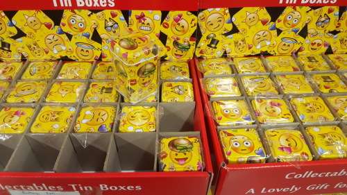 Gorgeous Emoji tin! REDUCED TO CLEAR!!! View other clearance auction