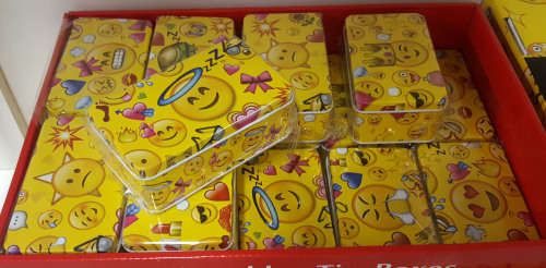 Gorgeous Emoji tin! REDUCED TO CLEAR!!! View other clearance auction