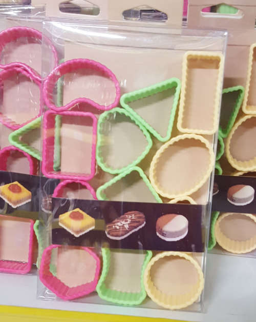 Cookie cutter set. CLEARANCE SALE!! See other clearance auctions!