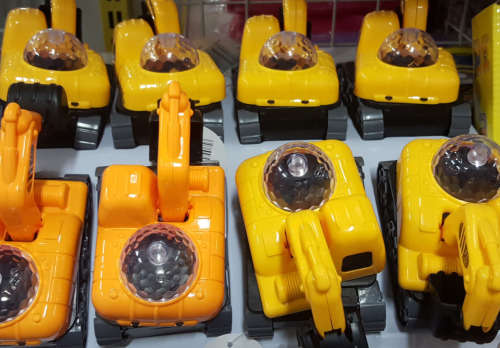 Construction toy with music and light. REDUCED TO CLEAR!! See other clearance auctions!