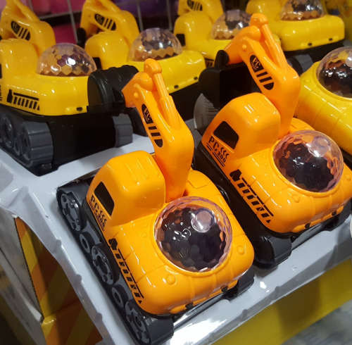 Construction toy with music and light. REDUCED TO CLEAR!! See other clearance auctions!