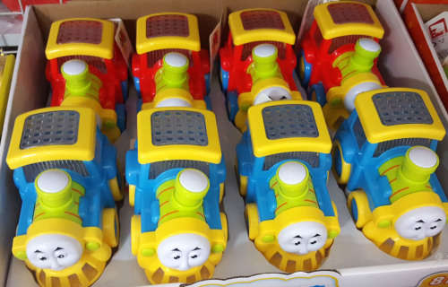 Steam train. REDUCED TO CLEAR!! See other clearance auctions!