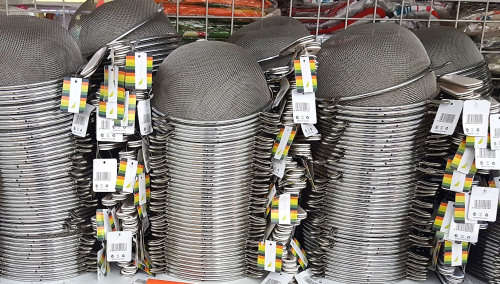 Kitchen tool medium. CLEARANCE SALE!! See other clearance auctions!