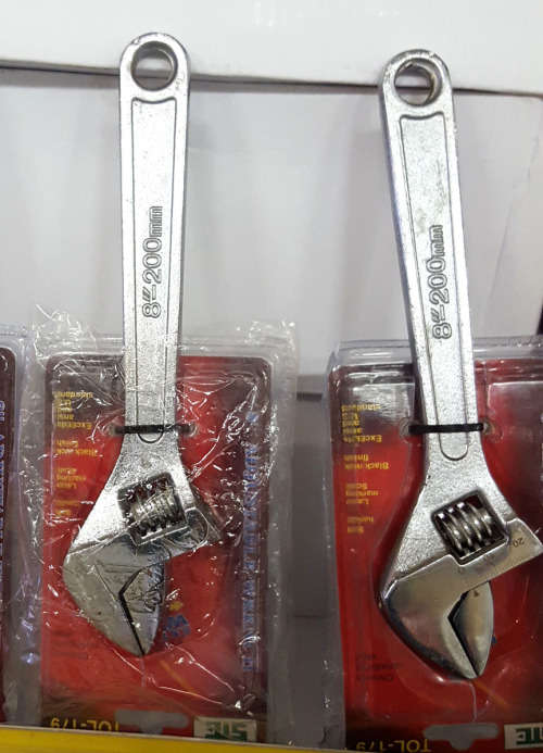 8' shifting spanner! CLEARANCE SALE!! View other clearance auctions!.