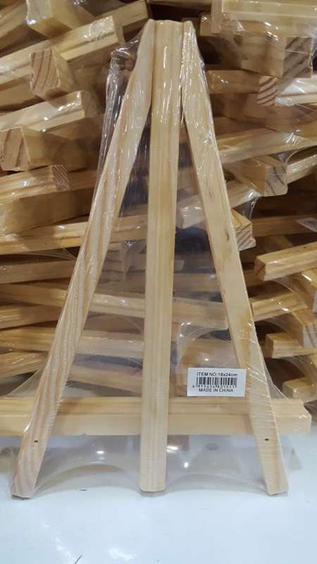 Wooden easel 18x24cm! View our other clearance auctions!