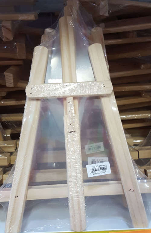 Wooden easel 21x28cm! View our other clearance auctions!