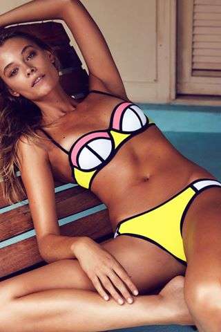 **IN STOCK!!**  SIZE MEDIUM/LARGE - STUNNING MODERN BIKINI!! SELLING QUICKLY!!