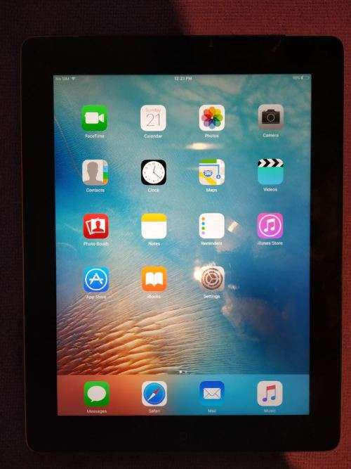 iPad 3rd Generation - 16GB - Wi-Fi + Cellular