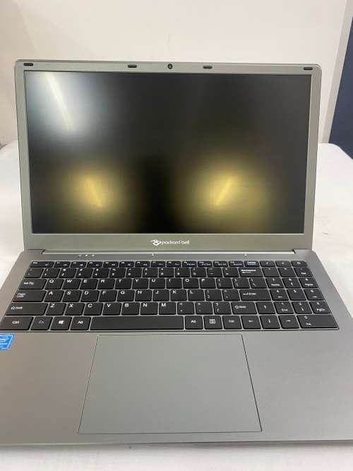 **BARGAIN BUY**PACKARD BELL LAPTOP - ULTRA PORTABLE NOTEBOOK - RETAILS@R5k -GRAB IT@ JUST R2499!