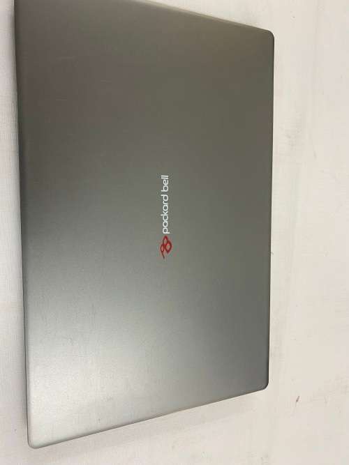 **BARGAIN BUY**PACKARD BELL LAPTOP - ULTRA PORTABLE NOTEBOOK - RETAILS@R5k -GRAB IT@ JUST R2499!
