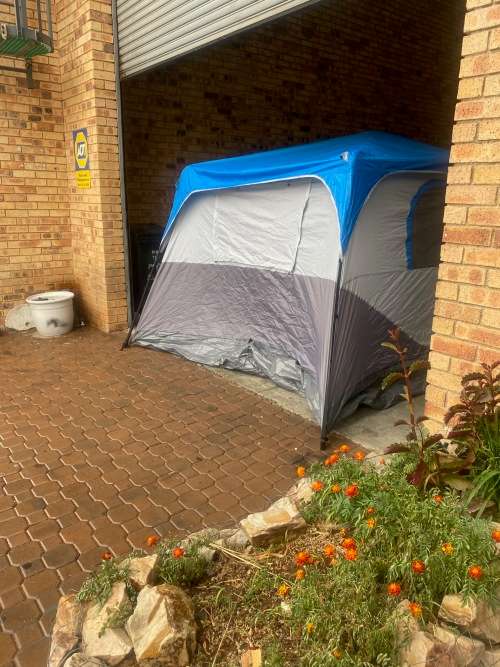 Camp Master Instant Cabin 10 Person