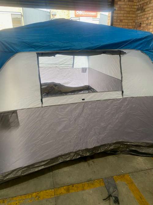 Camp Master Instant Cabin 10 Person