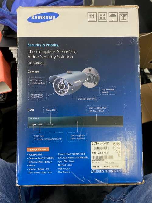 Samsung SDS-V4040N 8 Channel DVR Security System 500 GB HDD 4 Box Cameras