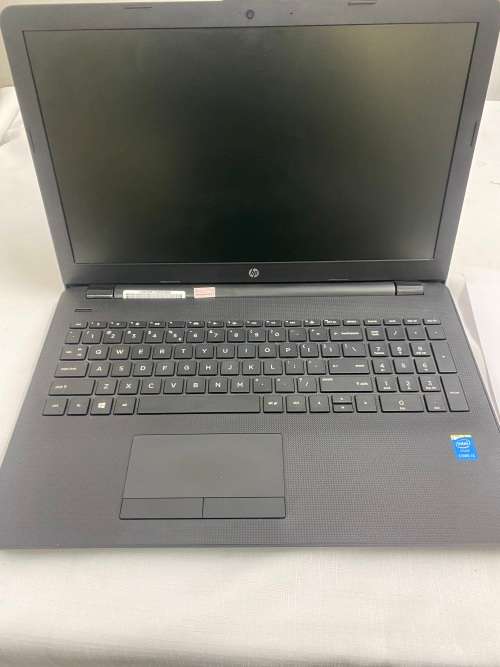 **BARGAIN BUY** HP 15 BS100ni CORE i3, 4GB RAM, 1TB HDD-IDEAL PLAY OR WORK LAPTOP -GRAB IT@R3299!!!!