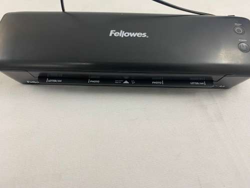 **BARGAIN BUY** DEMO FELLOWS ARC A4 LAMINATOR IN BOX -RETAILS @R1000 -GRAB IT@ JUST R499!!!!!