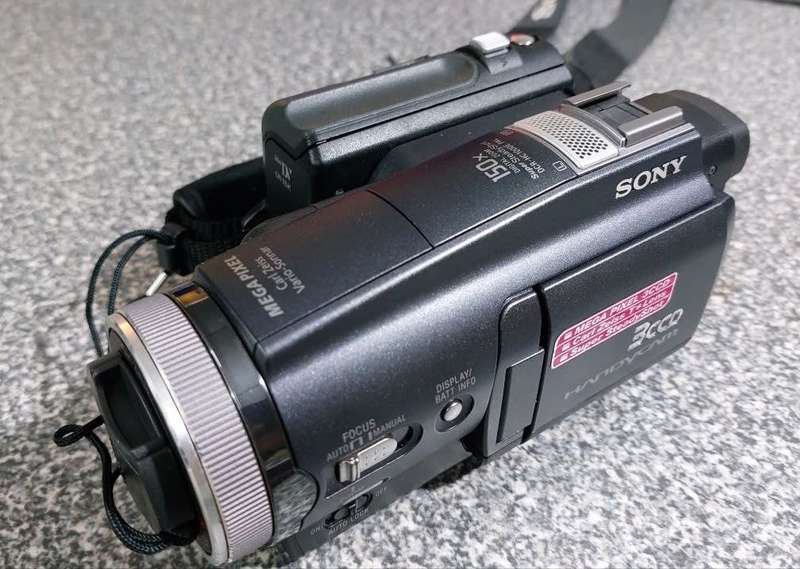 Sony DV Tape Video Camera DCR-HC1000E