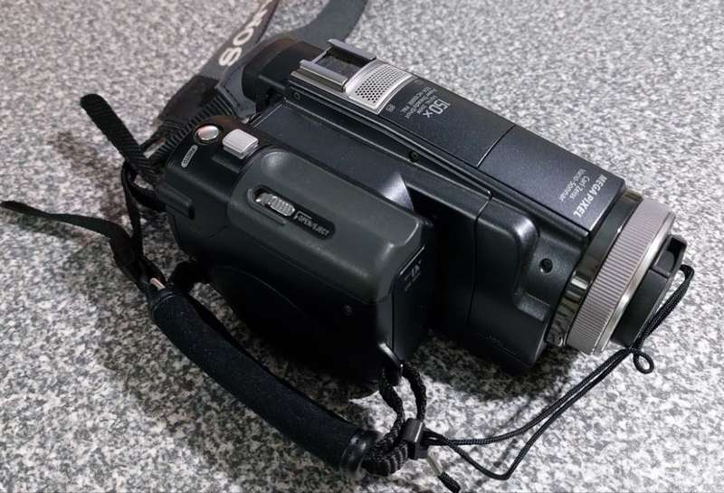 Sony DV Tape Video Camera DCR-HC1000E