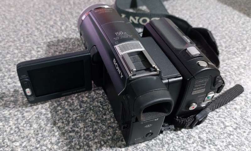 Sony DV Tape Video Camera DCR-HC1000E