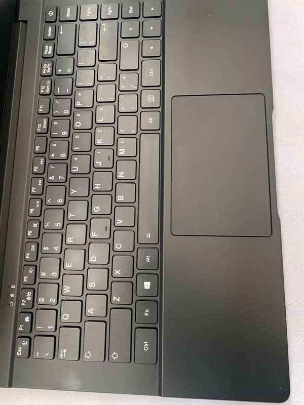**BARGAIN BUY**MERCER THINLINE LAPTOP - ULTRA PORTABLE NOTEBOOK - RETAILS@R4k -GRAB IT@ JUST R1999!!