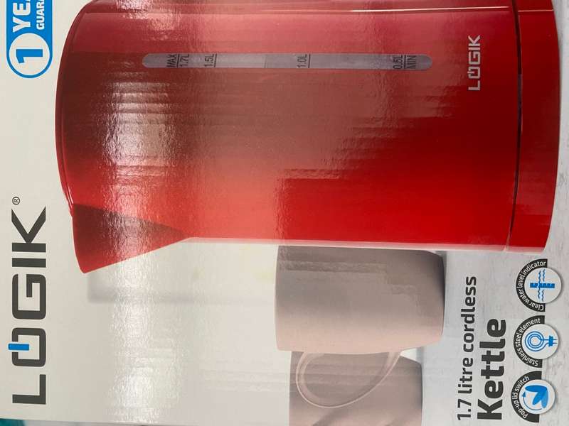 LOGIK 1.7LITRE CORDLESS KETTLE (red)