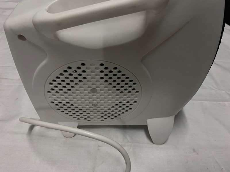 LOGIK 2000W FAN HEATER