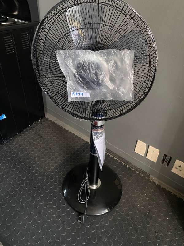 Russell Hobbs  Luxury Pedestal Fan