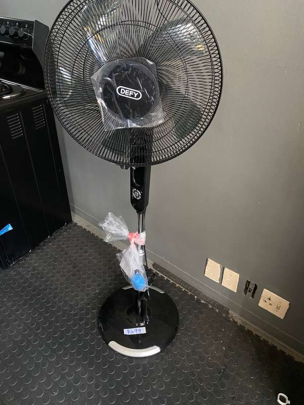 Defy DSF1645B 55W Black Stand Fan