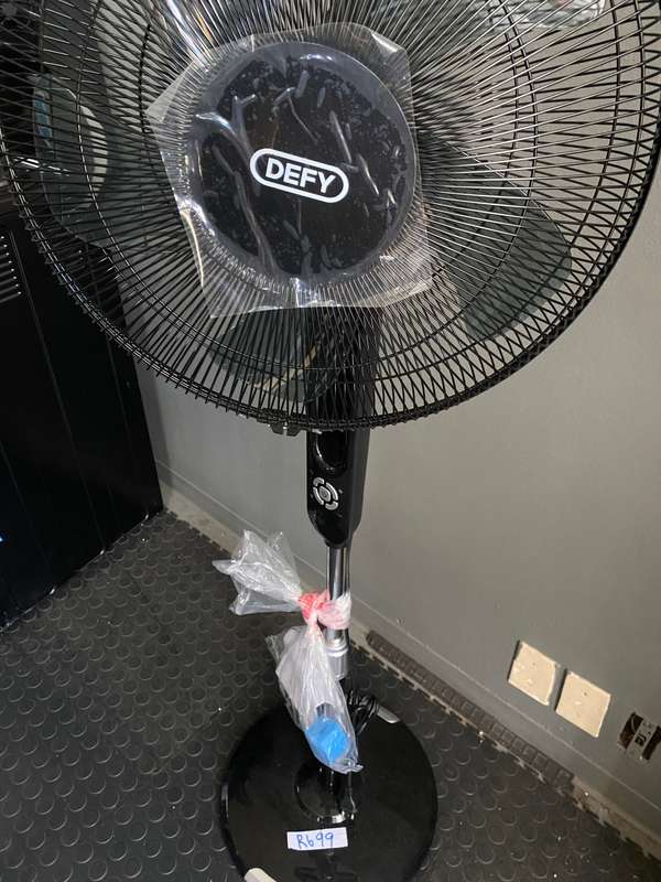 Defy DSF1645B 55W Black Stand Fan