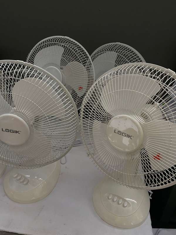 LOGIK 30CM Desk Fan