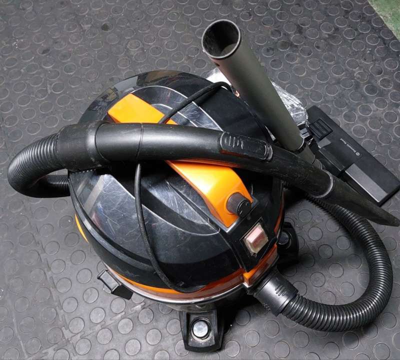 Bennett Read Wet/Dry Vacuum Cleaner