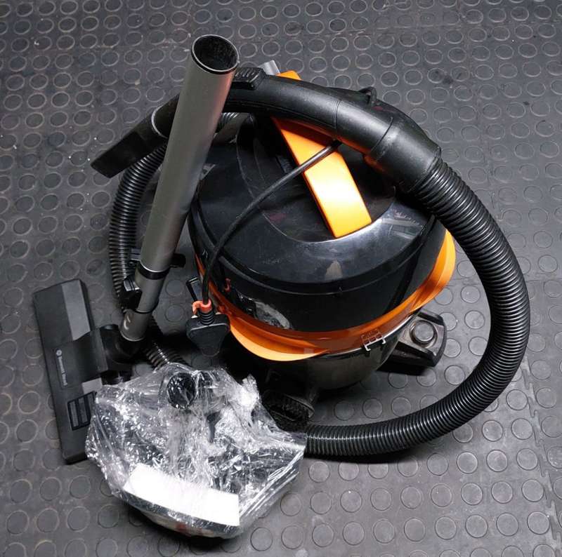 Bennett Read Wet/Dry Vacuum Cleaner