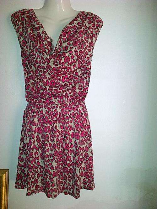 Stunning Casual lepoard print dress size to fit M to L