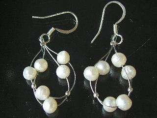 GORGEOUS  FRESH WATER PEARL EARING