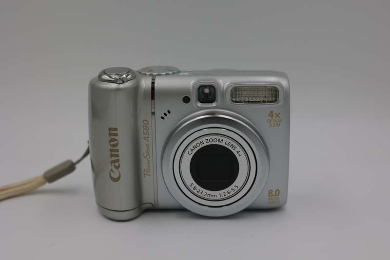 Canon PowerShot A580 digital camera (original box)