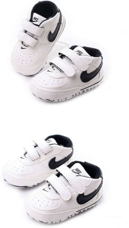 NIKE BABY SNEAKERS.