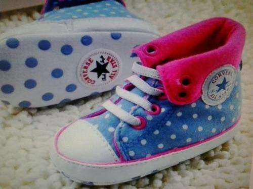 ALL STAR CONVERSE POLKA DOT Hi-TOPS ,BABY PRE WALKERS. 12-18MONTHS *New With Tags Attached*