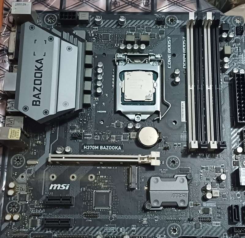 NZXT H440, i7 8700, 16 GB Ram - Desktop PC Components