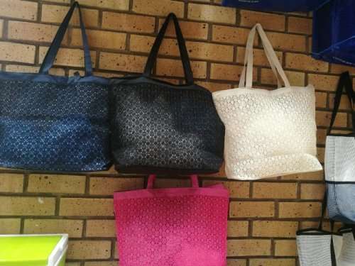 Ladies hand bags ,shoulder bag with LACE DECOR R45 EACH IF YOU BUY 10 UNITS