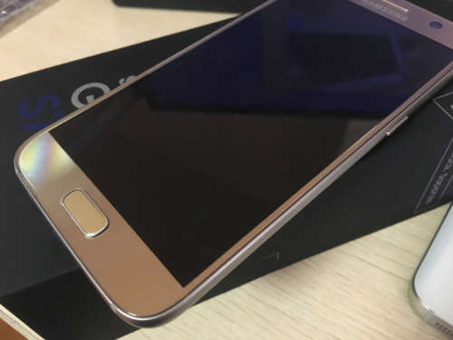 Original & Unlocked Samsung Galaxy S7. FREE DHL DELIVERY