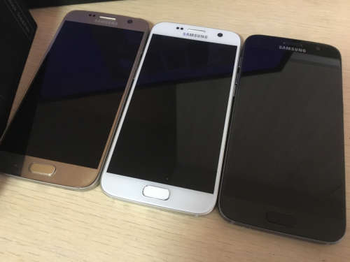 Original & Unlocked Samsung Galaxy S7. FREE DHL DELIVERY
