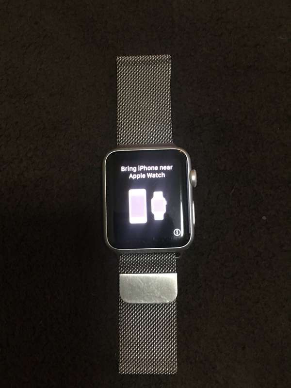 Apple Watch Sport - Series 1 - 42mm Silver Aluminium Case - Stainless Steel Milanese Loop Band