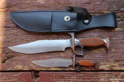 SMALL SHOWCASE KNIVES WITH LEATHER POUCH