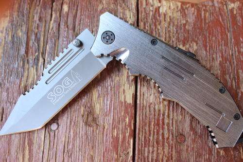 COLUMBIA SCORPION KING *** *COMBINE ITEMS AND SAVE ON SHIPPING COSTS***