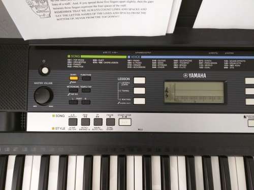 Yamaha Keyboard PSR E243