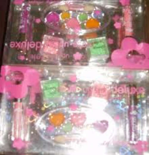 Deluxe Kiddies Make Up Set   ```NEW```