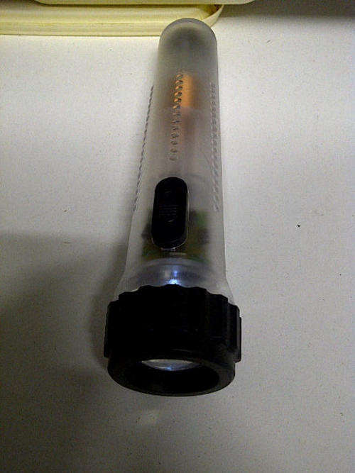 1 x LED TORCH , Shake Powered , No Batteries Required - no returns