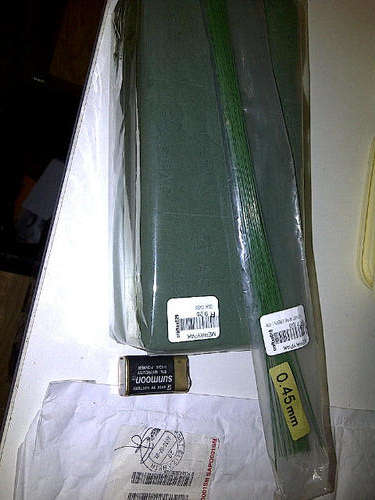 Floral Support Green Foam Block and Wire - New