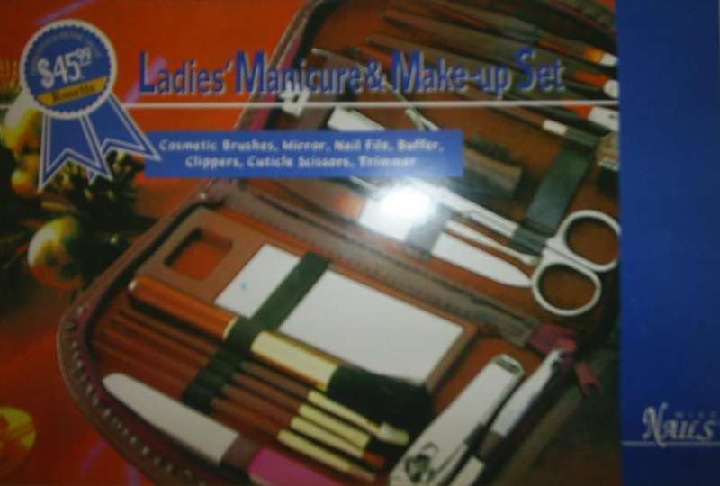 Ladies Manicure and Make Up Set    [NEW]
