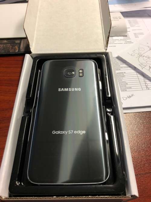 Samsung S7 Edge Mint Condition Silver