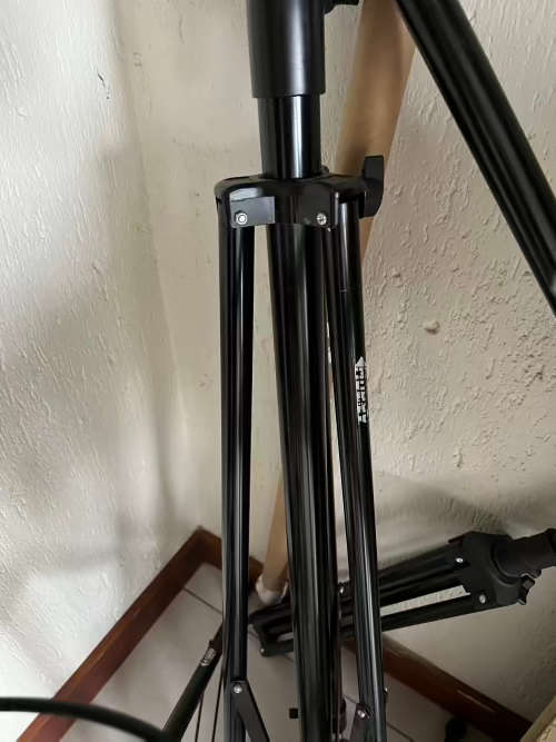 BULK Camera Studio Lighting (Godox 300DI x2/580EXii/Pocket wizardx2) backdrop, tripod and wallmounts